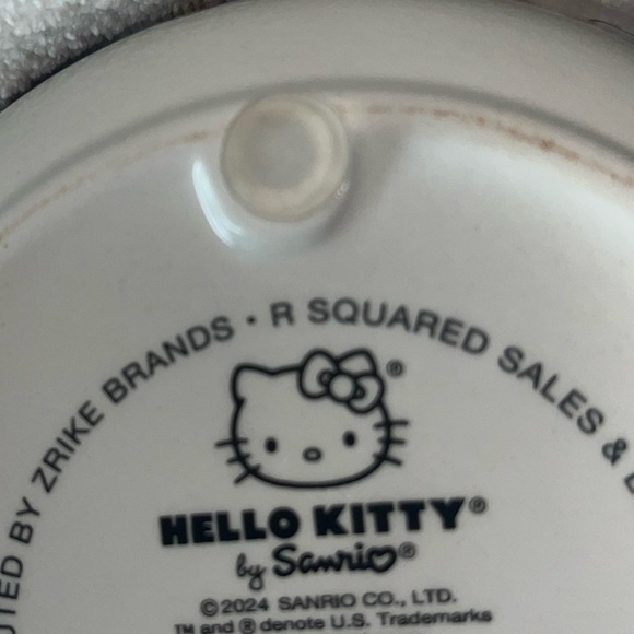 Hello Kitty Halloween Ceramic Candy Corn Patterned Pet Bowl NEW - Picture 4 of 6